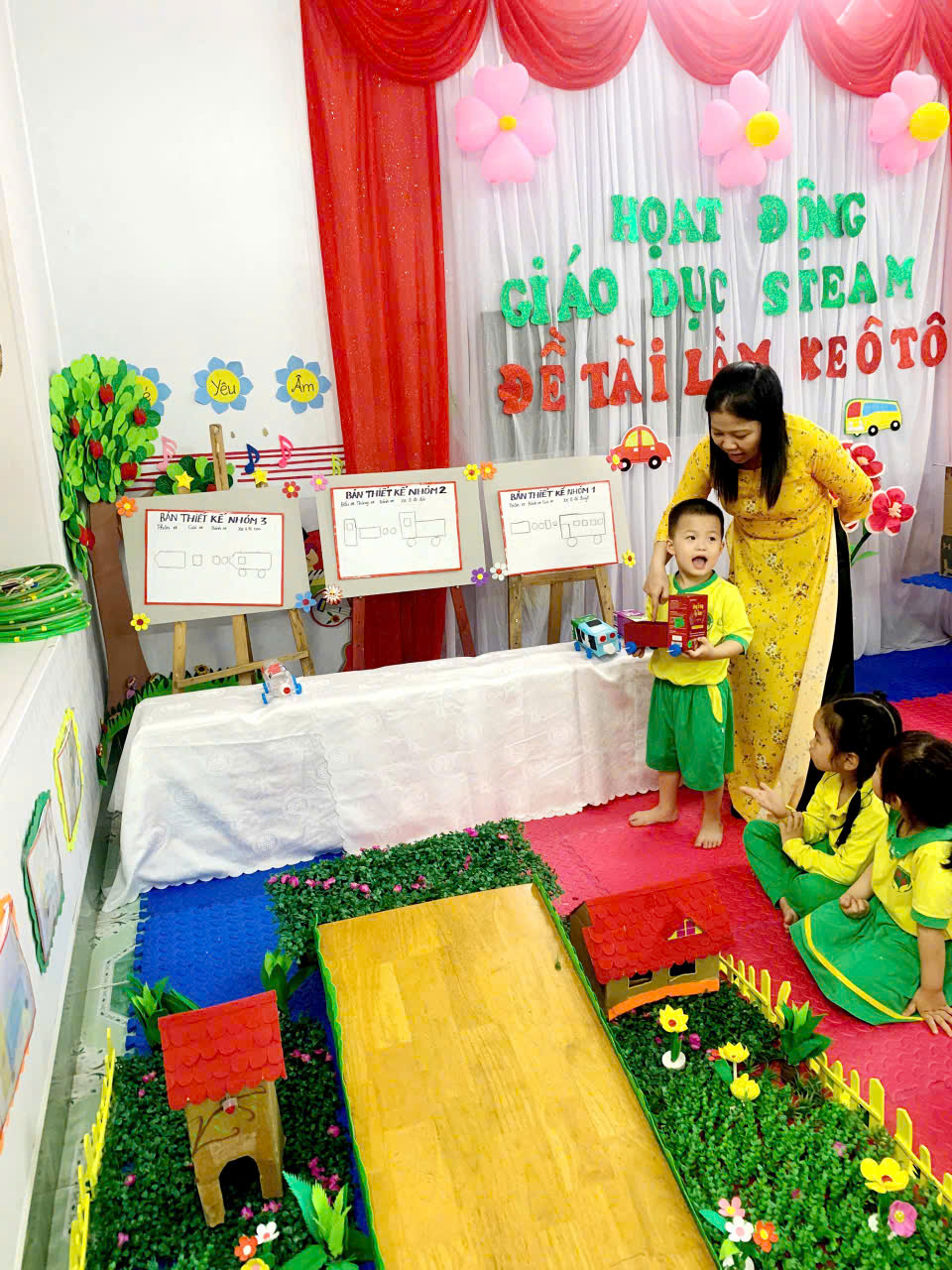 Trường MN Nguyễn Du Tổ chức hoạt động giáo dục STEM và sinh hoạt chuyên môn theo hướng nghiên cứu bài học.