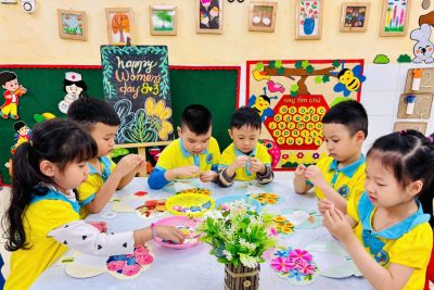 Các bé Trường mầm non Nguyễn Du với các trải nghiệm chào mừng ngày quốc tế phụ nữ 8/3.