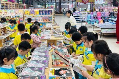 Các bé Trường Mầm non Nguyễn Du với hoạt động tham quan nhà sách hưởng ứng Ngày Sách và Văn hóa đọc Việt Nam